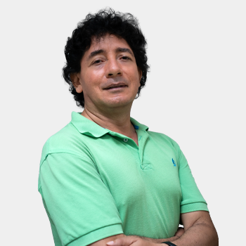 Fotografía frontal del profesor Carlos Wilson Rodriguez