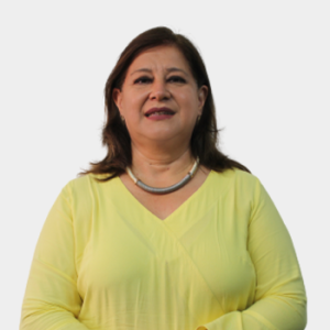 The professor in the Department of Basic Sciences, Adriana Castillo Pico, is presented to the general public and the educational community. The photo was taken in close-up, with a white background, and the professor is centered.