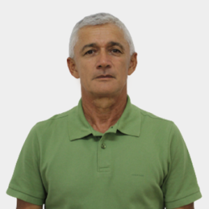 The professor of the Department of Physical Education and Sports, Fabio Andelfo Villafrades González, is presented to the general public and the educational community. The photo was taken in close-up, with a white background, and the professor is positioned in the center.