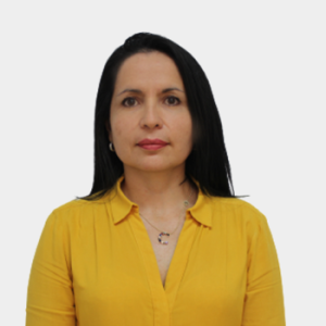 The professor of the School of Physiotherapy, Liliana Carolina Ramírez Ramírez, is presented to the general public and the educational community. The photo was taken in close-up, with a white background, and the professor is positioned in the center.