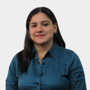 The professor in the Department of Basic Sciences, María Carolina Velásquez Martínez, is presented to the general public and the educational community. The photo was taken in close-up, with a white background, and the professor is centered.