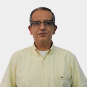 The professor in the Department of Basic Sciences, Álvaro Gómez Torrado, is presented to the general public and the educational community. The photo was taken in close-up, with a white background, and the professor is centered.