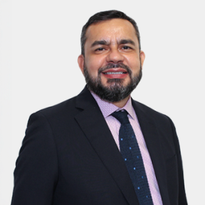 The professor of the School of History, Álvaro Acevedo Tarazona, is presented to the general public and the educational community.
