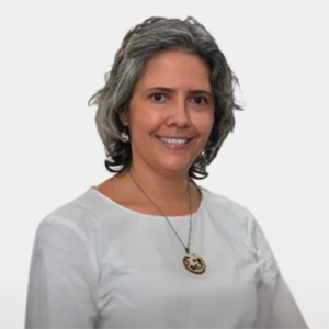 Fotografía frontal de la profesora Andrea Hernández Quirama