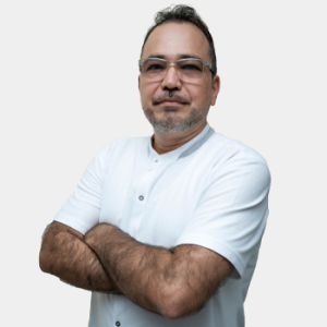 Fotografía frontal del profesor Carlos Alfonso Peñaranda