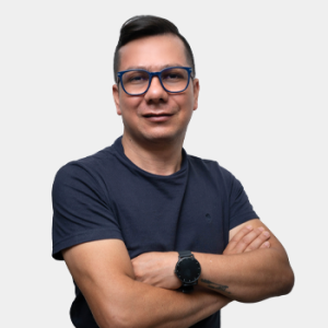 Fotografía frontal del profesor Carlos Lasso