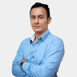 Fotografía frontal del profesor Enrique Arbelaez Cortes