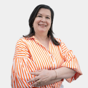 Fotografía frontal de la profesora Esperanza Herrera