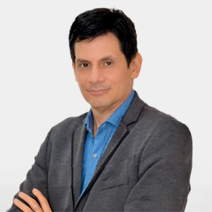 Fotografía frontal del profesor Fernando Rondon Gonzalez