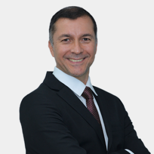 Fotografía frontal del profesor Fredy Augusto Avellaneda Vargas