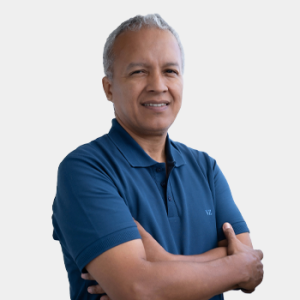 Fotografía frontal del profesor Harold Paredes Gutierrez
