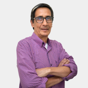 Front photograph of Professor Héctor Rojas