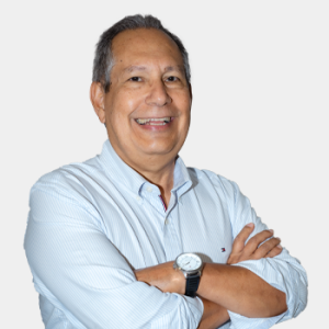 Henry Lamos Díaz, professor of the School of Industrial and Business Studies, is introduced to the general public and the educational community.