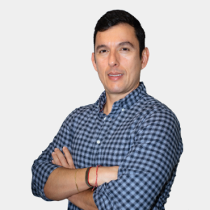 Hugo Ernesto Martínez Ardila, professor of the School of Industrial and Business Studies, is introduced to the general public and the educational community.