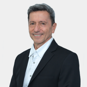 fotografía frontal del profesor Humberto Escalante Hernandez