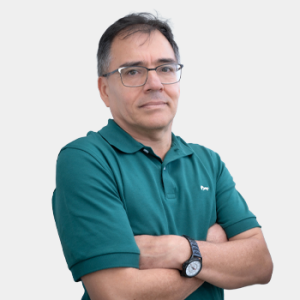 Fotografía frontal del profesor Jader Guerrero Bermudez