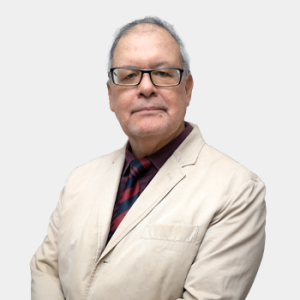 Fotografía frontal del profesor Jorge Luis Chacon Velasco