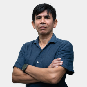 Fotografía frontal del profesor Juan Ricardo Perilla