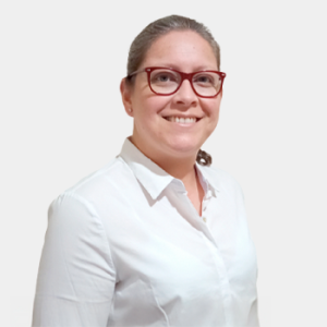 Fotografía frontal de la profesora Katherin Castro Rios