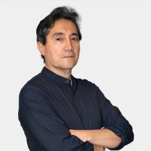 Photo of the professor Luis Eduardo Becerra Ardila, Professor at the School of Industrial and Business Studies, is presented to the general public and the educational community.