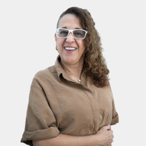 Fotografía frontal de la profesora Luz Ibañez
