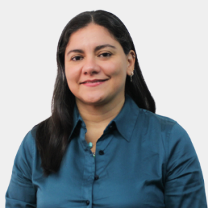 Fotografía frontal de la profesora Maria Velasquez