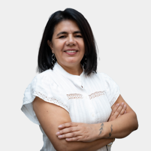 Fotografía frontal de la profesora Monica Fajardo Lopez