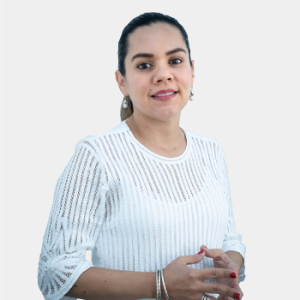 Fotografía frontal de la profesora Natalia Esquivel