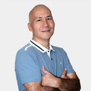 Néstor Raúl Ortiz Pimiento, professor of the School of Industrial and Business Studies, is introduced to the general public and the educational community.
