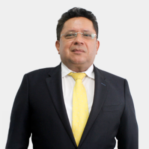 The professor of the School of Petroleum Engineering, Nicolas Santos, is presented to the general public and the educational community.