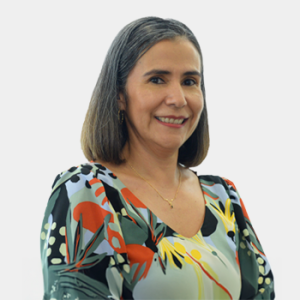 The professor of the School of Petroleum Engineering, Olga Patricia Ortiz Cancino, is presented to the general public and the educational community.