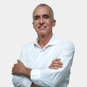 Fotografía frontal del profesor Orlando Pardo Martinez