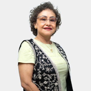 Fotografía frontal de la profesora Ruth Zarate