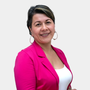 Fotografía frontal de la profesora Tulia Esther Rivera